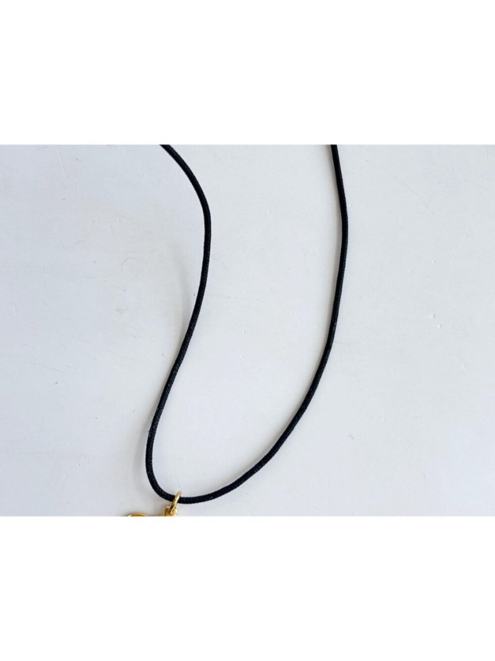 Aries Zodiac Scalloped Gold Toned Vintage Pendant Necklace w/ Black Rope - 26" - Picture 15 of 16